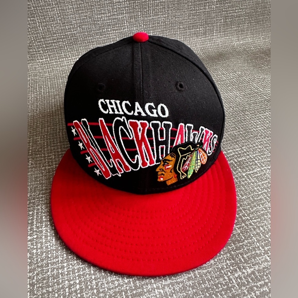 Chicago Blackhawks NFL Cap OS - Picture 2 of 13